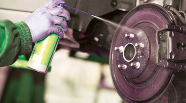 clean wheel brake disk from corrosion